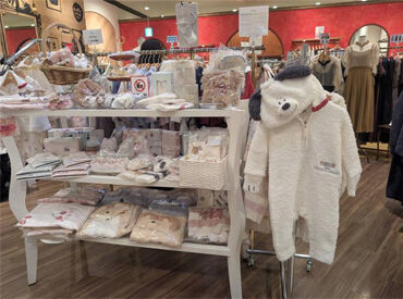 Enchante Lou Louららぽーと磐田店【012】 ＼アパレルデビュー大歓迎／
オシャレを楽しみながら働ける環境です♪
知識などは必要ナシ◎できることからお任せします！
