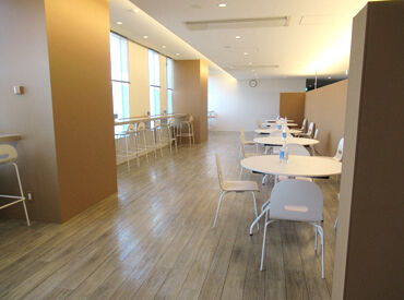 頑張り次第で【正社員登用】あり！
未経験・知識ゼロからのスタートでも、
将来は安定した働き方も目指せます♪