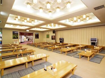 旭川高砂台 万葉の湯【002】 シニアの方・主婦（夫）さんなど
幅広い年代のスタッフが活躍中♪
みんなで協力しながら働くあたたかい雰囲気の職場です★