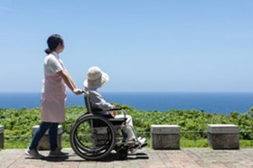 高齢者向けの綺麗な住宅でお仕事♪
ご自身で生活される方の補助をお願いします◎
経験を活かして高時給で働こう！