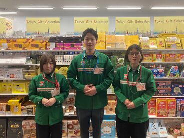 セブン-イレブン羽田空港T2出発ゲート店 あなたの「やってみたい」を応援★
品出しなどのシンプル＆黙々作業多め！
時間がすぐに過ぎるのも嬉しい！