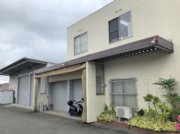 年間休日119日+有給休暇あり!
プライベートの時間もしっかり確保できます♪
まずは気軽にご応募ください♪