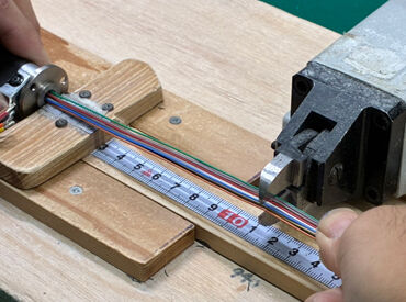 未経験も歓迎！ハサミでケーブルをカット！
未経験でもすぐに覚えられる軽作業です◎