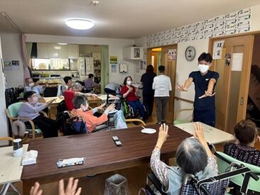 アヤナ･ケア株式会社　デイサービス　今福ゆうゆう亭 「大丈夫？」「困ったことはない？」と
お互いに助け合いながら業務に取り組めます！
チームワーク抜群の職場で働きやすい◎