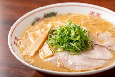 “食べる楽しみ”も仕事の一部!
一食分お得に◎メニュー全品まかない食べ放題♪
ラーメンが好きな方は注目です!