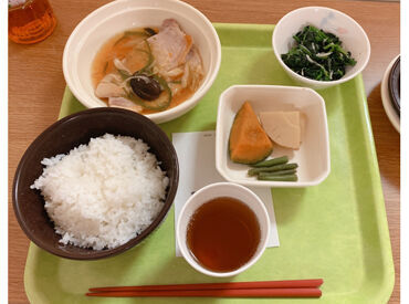 履歴書不要で面接OK！
面接自体も「どれくらいシフトに入りたい？」など、
気軽なものを予定しています♪
※画像はイメージ