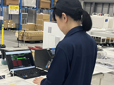 倉庫内や休憩室は、キレイで清潔感のある環境◎
フォークリフト免許や、中型免許をお持ちの方は、
採用・待遇の優遇あり！