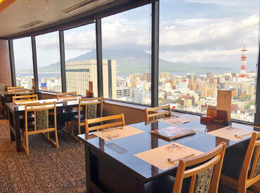 梅の花 鹿児島店 はじめてのバイトの方も、久しぶりのお仕事の方も大歓迎★
先輩スタッフが丁寧にお教えします！