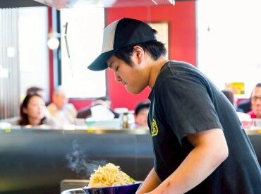 ラーメン好き必見★
お店で提供されているラーメンなどの
絶品まかないあり♪
ガッツリ食べちゃってください◎