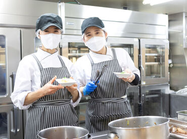 お仕事はカンタンな調理や盛付けなど♪
慣れれば手際よくできるようになります!
未経験でも大丈夫なので安心してくださいね◎