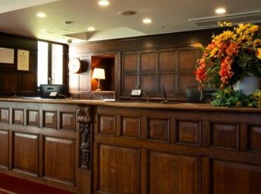 アバイディングクラブゴルフソサエティ 【おもてなしが身に付く】接客が好きな方必見！
ゴルフ場の顔として、笑顔でお客様のお出迎えをおまかせ♪