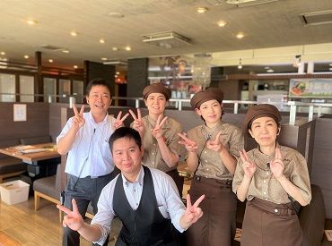 仲良しで大学サークルのような雰囲気♪
仕事中は真剣、休憩中は和気あいあい！