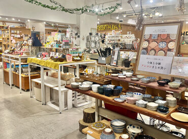 HOTCHPOTCH(ホッチポッチ)　自由が丘店 自由が丘駅から徒歩2分とアクセス抜群♪
見ているだけでワクワクする可愛い雑貨に囲まれて働きませんか？