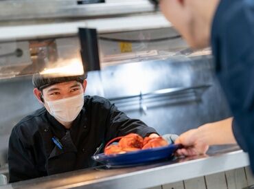 レッドロブスター多摩境店 ╲アメリカ発祥のシーフードレストラン！／
★従業員割引あり
人気のメニューが20％OFF！
家族や友人と楽しめる◎