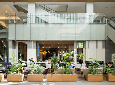 THE FRONT ROOM（ザ・フロントルーム）/261a HUGE初となるカフェ業態
丸の内ビルディング内に登場
気軽に寄れる場所で通勤も◎