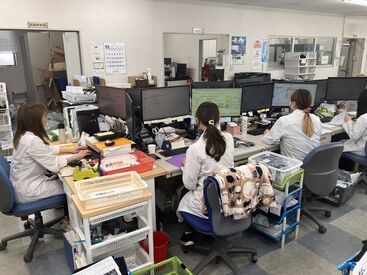 一般財団法人 カケンテストセンター 西部検査所 パートさん11名のうち、6名はママさん！
仕事のことだけじゃなく育児の悩みも共有できますよ♪
働くうちにママ友が増えるかも◎