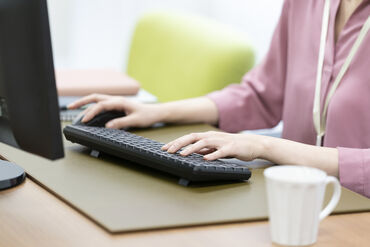 髪型・髪色・服装ぜんぶ自由!
“いつもの自分”で働ける職場です♪
※写真イメージ