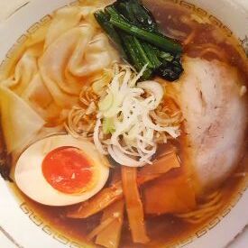 髪色自由！おしゃれも楽しめます！
まずは「いらっしゃいませ」「ありがとうございました」の挨拶ができればOKです