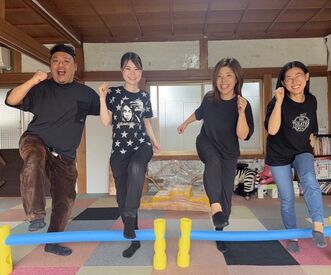 10人ほどの子どもたちを6～7人のスタッフで対応！
子ども達の「やりたい♪」に寄り添いながら
日々の成長をサポートしましょう◎