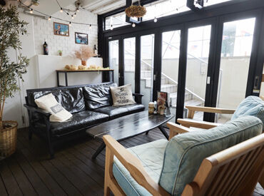 スペアリブハウス Howdy 代々木店 人気のアメリカンダイナー☆*
スタイリッシュで居心地抜群+*
"写メも映える"雰囲気◎で気持ちよく働けるのも魅力*