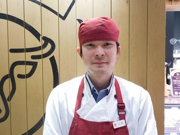 肉の丸一　アオキスーパー アズパーク 高校生～シニアまで、
幅広い年齢層のスタッフが活躍中♪
＜商品が社割で3割引＞