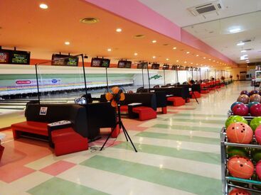 週3日～・1日5時間OK！車通勤OK＆交通費支給★食事補助や社員割引も♪