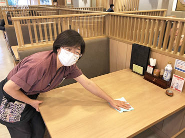 ほとんどのスタッフが未経験からのスタートでした★
優しい先輩ばかりだから、いつだって気軽に相談もできちゃいます♪
