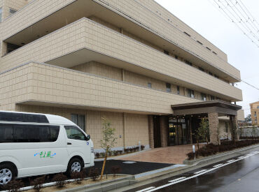 香櫨園ケアセンターそよ風 ＼正規フルタイム社員の募集です！／
30～50代を中心に、全世代のスタッフ在籍！
世代を超えて、自然と打ち解けられる職場です＊