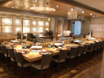 遊食豚彩 いちにいさん　銀座店 しゃぶしゃぶが自慢の"いちにいさん"！
銀座店は駅直結「銀座インズ」内★
スタッフがしっかりサポート！
未経験の方でも◎