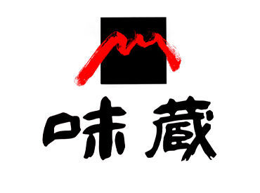 スタッフ割引でお土産品が20％OFF♪
服装・髪型・ネイル・ピアスも自由で自分らしく働けます★