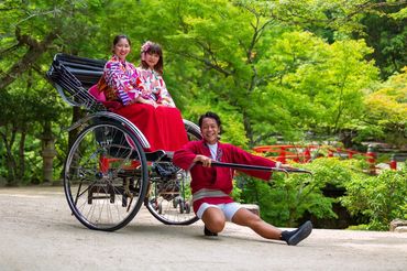 「周りに自慢できるバイトがしたい！」
「語学力のスキルアップに働きたい！」
面接時は実際に人力車に乗れちゃいます♪