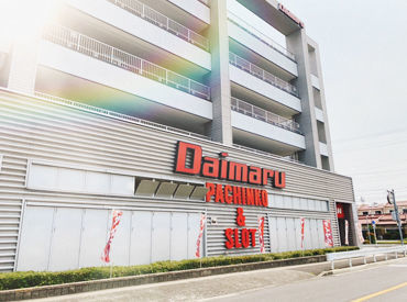 ＼パチンコの知識ナシでOK！／
未経験から始めたスタッフも多数活躍中♪
メンバー同士みんな仲良し◎