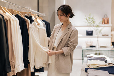 ファッション人材リンク株式会社【FJLSAPPORO】 ﾟ*｡☆ NEWスタッフ募集 ☆。*ﾟ
経験を活かして高時給スタート♪
ファッションが好きな方歓迎◎
履歴書不要で即勤務開始OK
