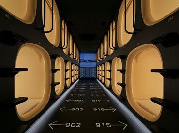 ナインアワーズ名古屋駅【012】 ≪まるで異国の世界!?≫
海外感が滲み出る、デザイナーズホテル！

髪色やピアスなど... 普段の格好で働ける♪