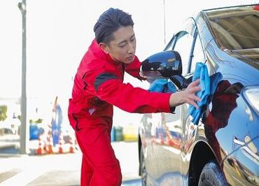 ▼基本は車両の洗車メインなので、
お掃除やキレイにするのが好きなら◎
現在働くスタッフさんも、”初心者スタート”ばかり！