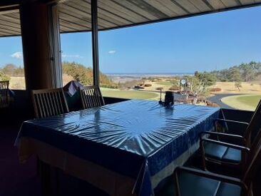 ゴルフ場をお得に使える社割あり♪
お仕事しながら趣味も充実◎