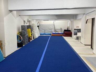 学生・フリーター活躍中!
学校やWワークと両立しながら、
子どもたちの成長を支えるやりがいあるお仕事◎