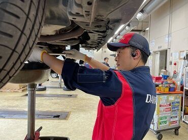 ＜運転免許は不要＞
車の専門知識等も必要なし。
シンプルな作業がほとんどなので
黙々と働きたい方におすすめです！