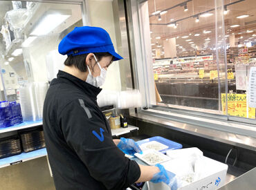 スーパーマーケットバロー草津店 未経験さん・ブランクがある方も応募歓迎！
シフトが終わったら社割でオトクに買い物OK★
家計にも優しいバローのお仕事♪