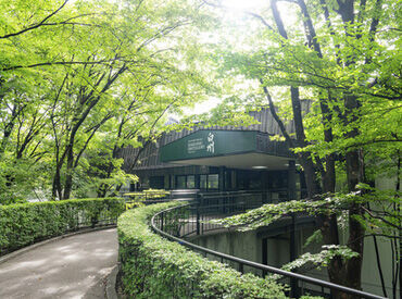 ※実際の制服とは異なります
5時間以上の勤務でまかない1食分が無料！
働いた後は、自分自身もゆったりお食事を愉しめます◎