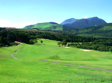 パシフィックゴルフマネージメント 別府ゴルフ俱楽部 ＼シフトの相談できます／
15時半or16時まで！！
プライベートも充実させながら
安定収入Getしませんか？