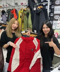 スノーボードショップ エフジャンク(F-JANCK) 明るい髪色、カラフルなネイルetc.全て自由♪自分らしくおしゃれを楽しみながら働けます！