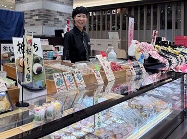 各店舗7～8名の方が在籍中★
女性スタッフ多数活躍中！
学生さんや主婦さん、フリーターさんなど
幅広い方が活躍しています◎