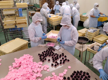 金沢の代表銘菓として愛され続ける「柴舟」でのお仕事♪
3つのお仕事より希望を考慮して担当を決定します。