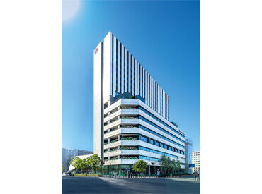 《 新高島駅から徒歩5分 》
通いやすい立地で毎日のストレスを軽減
交通費も全額支給!負担なく通勤できます★