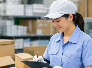 北里メディカルサービス株式会社　※勤務地：製薬会社 子育てからのお仕事復帰も大歓迎！
工場内を動き回りながら、ものの受け渡しや在庫管理などを行います◎
※画像はイメージ