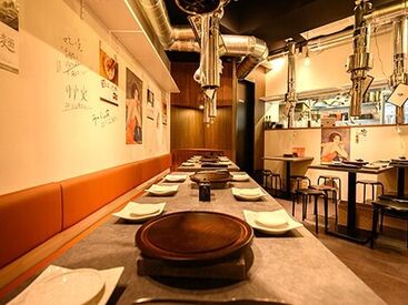 店内の壁には芸能人やインフルエンサーのサインもずらり★
実は、焼肉通の間では今話題のお店なんです*
