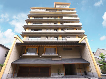 上諏訪温泉油屋旅館   ＼* アナタらしく働ける！ *／
幅広い年代のスタッフが活躍★
だからこそ、「スタッフの働きやすさ」を大切にしています