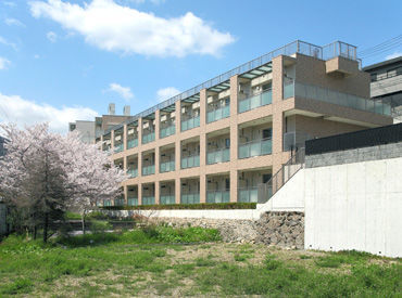 グランポルト宝塚 「大丈夫？」「困ったことはない？」と
お互いに助け合いながら業務に取り組めます◎
チームワーク抜群の職場で働きやすい♪