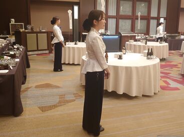 アズコーポレーション株式会社 BA支店（003）※勤務地：ANAクラウンプラザホテル広島 幅広い世代活躍中！
初めてでも安心◎丁寧な指導あり♪
先輩がしっかりとサポートをするので
私たちと一緒に頑張りましょう☆